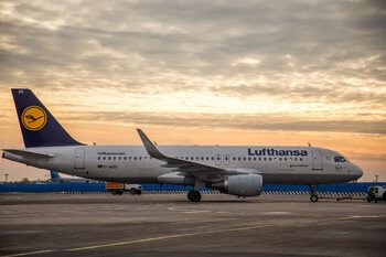 Lufthansa отменяет рейсы из-за дефицита персонала