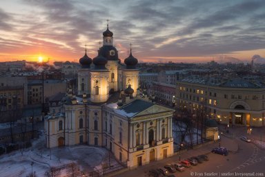 Осматрачница отворена на катедрали Владимир у Санкт Петербургу