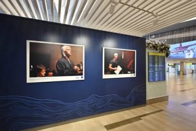 В аэропорту Красноярска открылась фотовыставка памяти Дмитрия Хворостовского